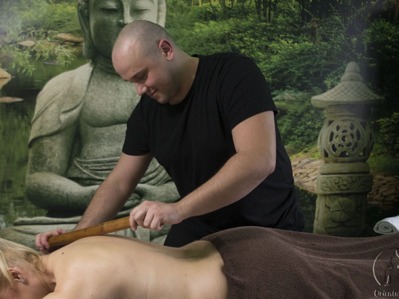 Masaż kijkami bambusowymi