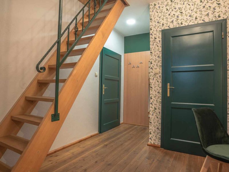 pok 32 wejście na antresolę