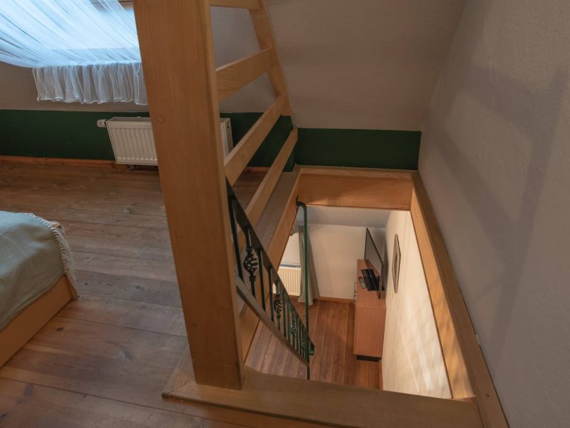 pok 32 zejście z antresoli